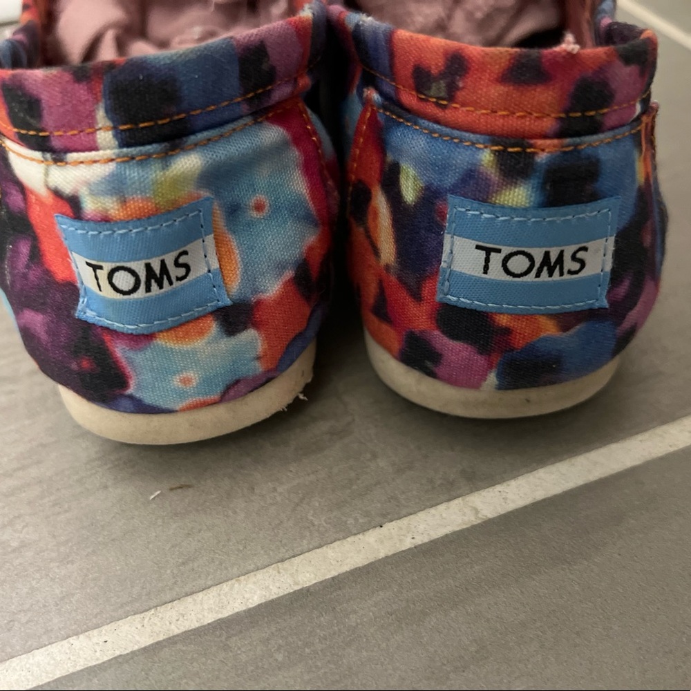 Colorful TOMS - Picture 2 of 5